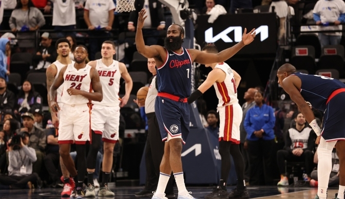 火箭客场擒灰熊，哈登再现得分狂潮