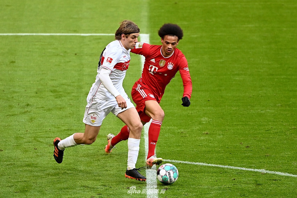 小球王霍夫特实现帽子戏法，德甲已塑英雄