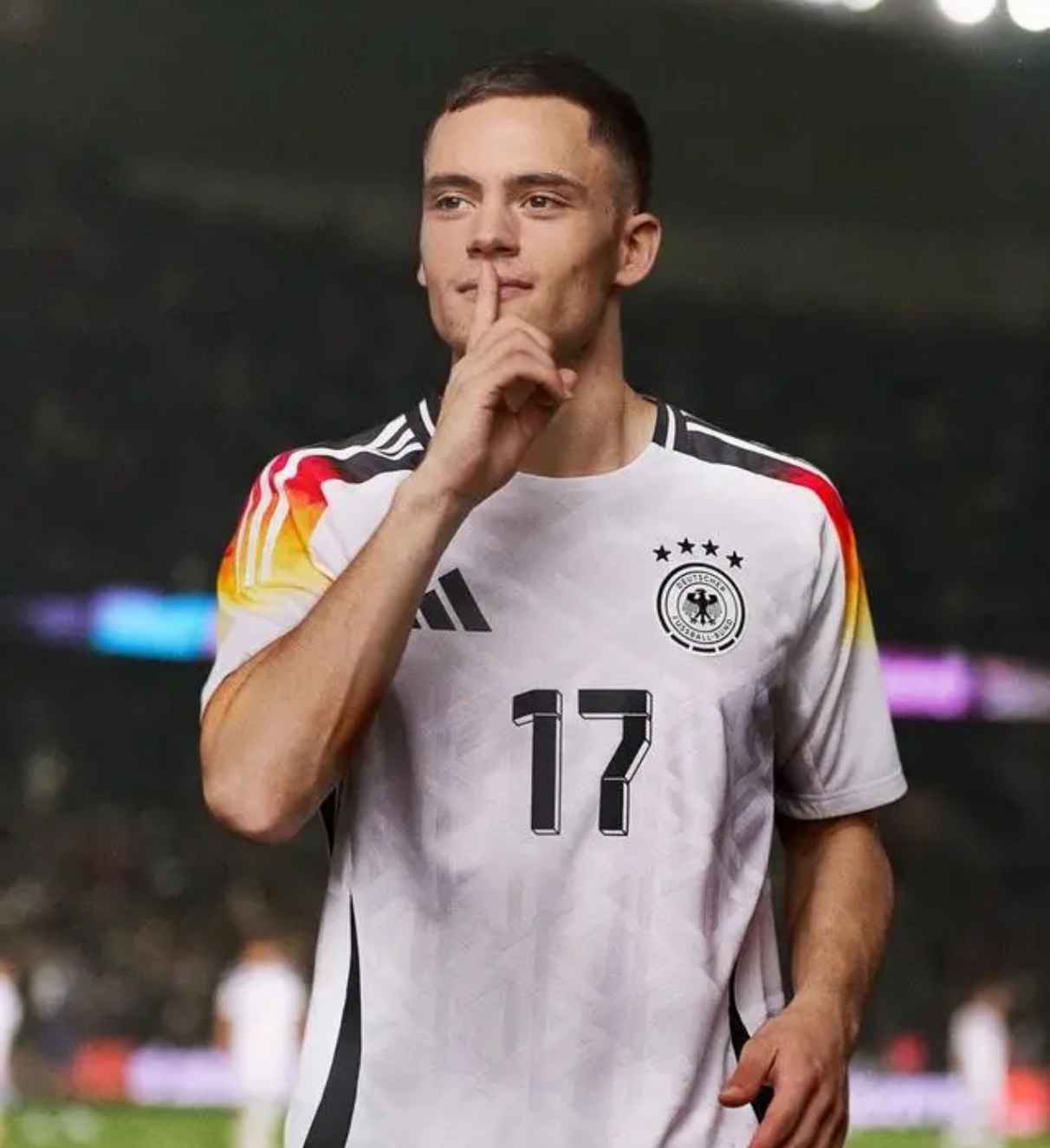 丹麦战胜俄罗斯，晋级欧洲杯16强