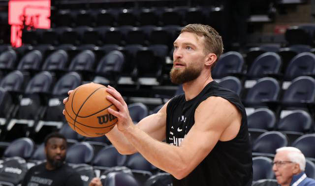 爵士绝杀国王,德罗赞扛起全队 爵士绝杀国王,德罗赞扛起全队