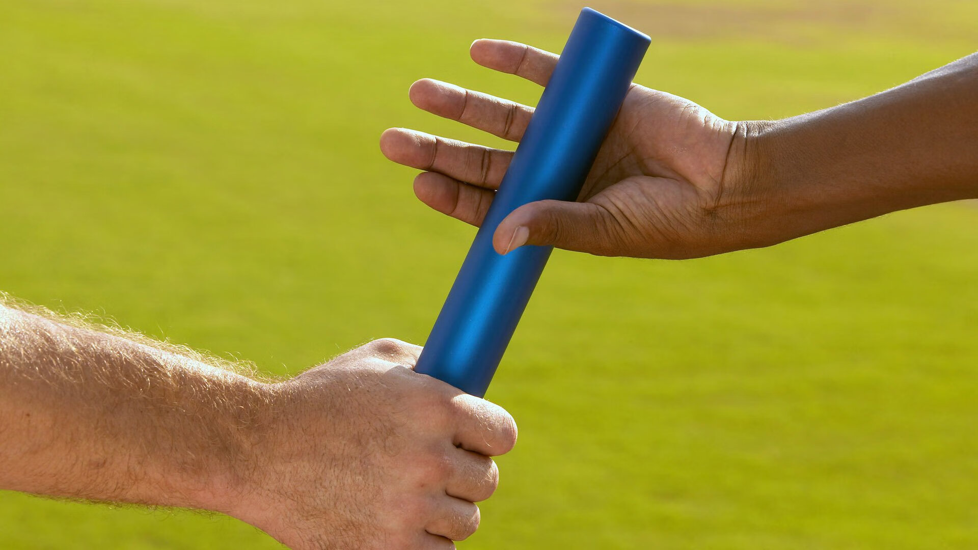 引擎轰鸣与绝杀回响,F1巴林站与深圳男篮的两场最后时刻