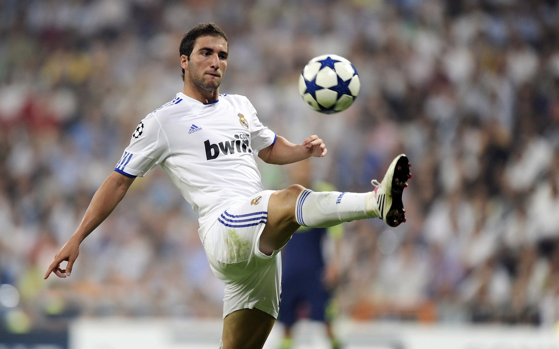 冰封后的爆发，霍勒迪关键节点连续得分 老鹰狂胜奇才